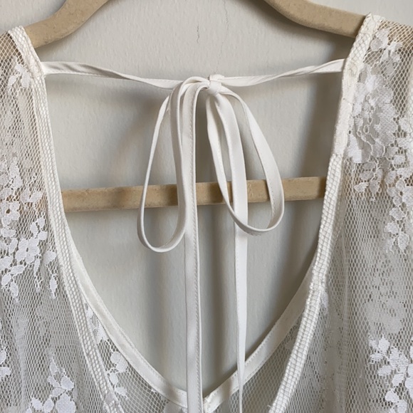 White Abercrombie lace top! - Picture 4 of 5